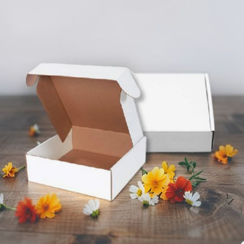 Hộp carton 20x20x10cm nắp gài 3 lớp Trắng – nâu